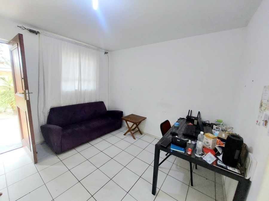 2 Bedroom Property for Sale in Oakglen Western Cape